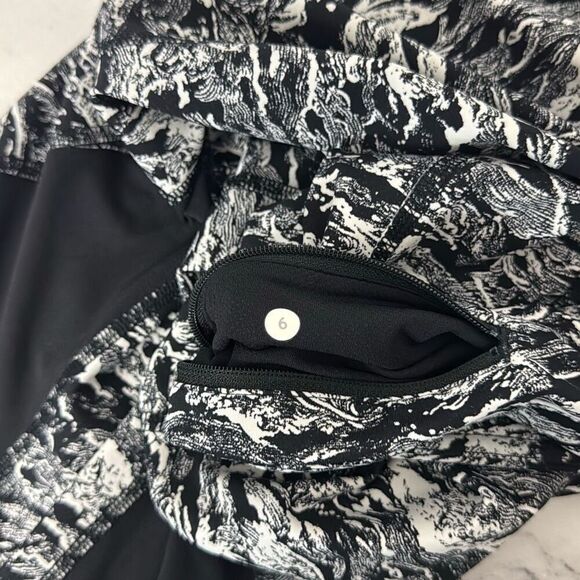 Lululemon Athletica Pace Rival Crop 6 - Picture 9 of 9